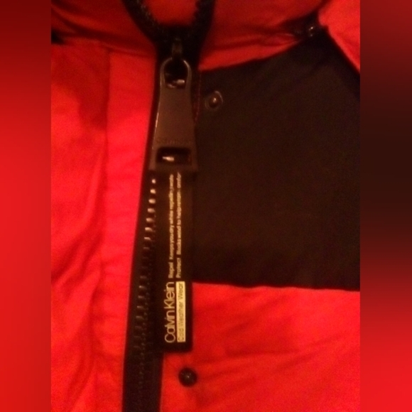 CALVIN KLEIN SKI JACKET IN PERFECT CONDITION! - Picture 5 of 9